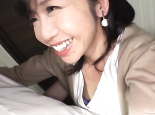 Close up video of Asian babe Kikuichi Momoko giving a blowjob
